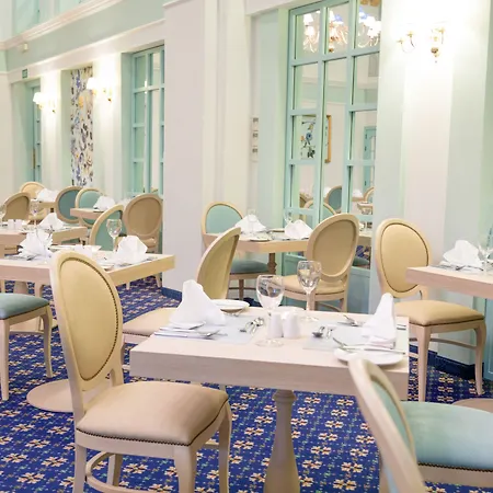 Ax The Victoria فندق