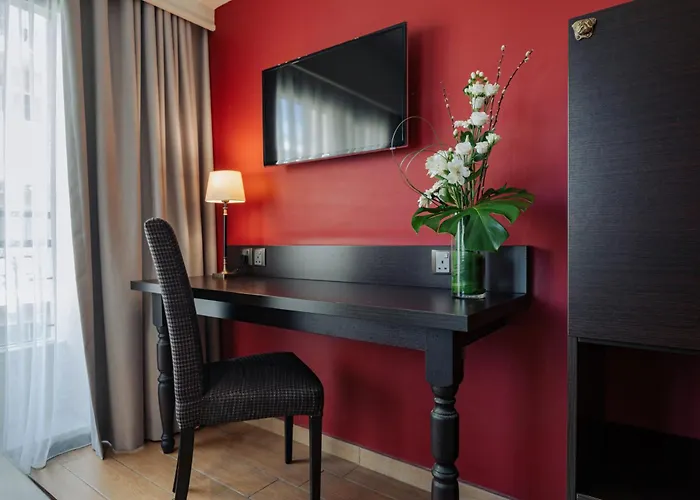 Ax The Victoria Otel 4*