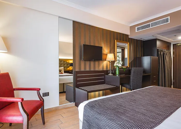 Ax The Victoria Otel Sliema