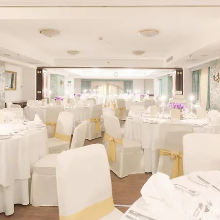 Ax The Victoria Hotel 4*