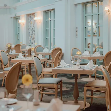 Ax The Victoria Hotel 4*