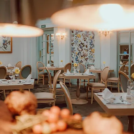 Ax The Victoria Hotel 4*