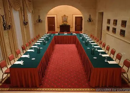 Ax The Victoria Hotel 4*