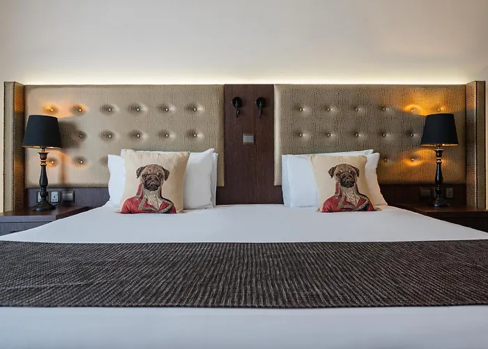 Ax The Victoria Hotel 4*