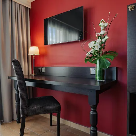 Ax The Victoria Hotel 4*